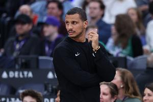 名记：雄鹿错过了交易字母最好的窗口 但文班崛起重塑了他的市场
